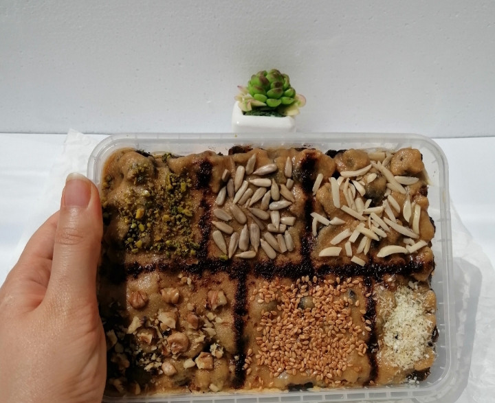 رنگینک اصیل جنوبی با خرما ومغز گردوی درجه یک و تازه (بسته ۵۰۰ گرمی)