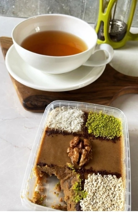 رنگینک اصیل جنوبی با خرما ومغز گردوی درجه یک و تازه (بسته ۵۰۰ گرمی)