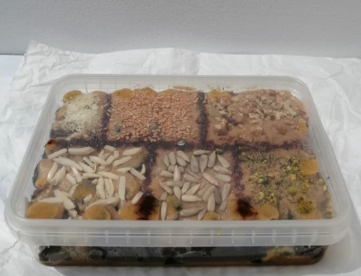 رنگینک اصیل جنوبی با خرما ومغز گردوی درجه یک و تازه (بسته ۵۰۰ گرمی)